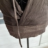 M (38) – Barna felső